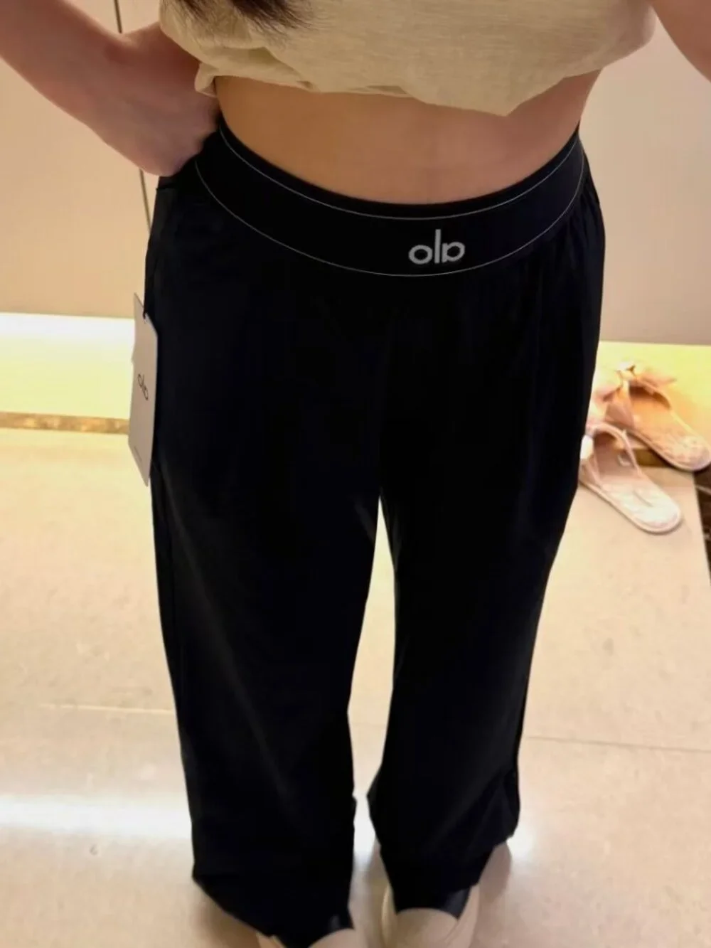 NWT 🍉Alo Yoga Suit Up Wide-Leg Pants (Regular) Premium Casual 🍋